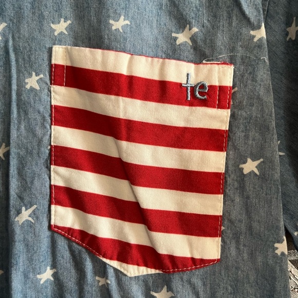 Tipsyelves Star-Printer Button-down Shirt with red and white striped pocket - Picture 3 of 9